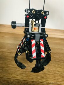 Lego Technic - Pásový jeřáb - 5