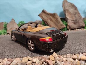 prodám model 1:18 porsche 911 996 cabrio - 5
