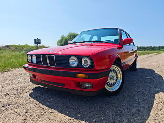 BMW E30 Coupe,1.8IS 100KW,manual,plasťák,Brillantrot,nádhern - 5