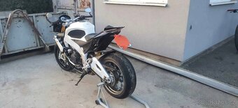 Aprilia Tuono v4r - 5