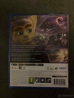 PS5 s mechanikou a hrama + 2TB externí uložiště - 5