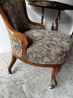 Velmi starý nábytek - 5