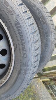 Prodám 4 kola R14 na plechových discích. - 5