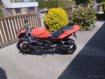 Yamaha R1 - 5