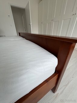 Postel 200 x 200 včetně stolků a matrací - 5