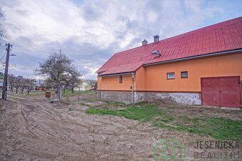Prodej rodinného domu Česká Ves se zahradou a garáží - 5