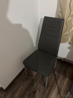 Prodám jídelní stůl + 3 židle - 5