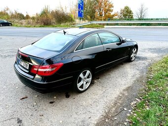 Mercedes-Benz E 220 CDI Coupé (2011) - 5