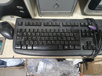 Prodám sadu stolních počítačů dle foto jako celek LEVNĚ - 5