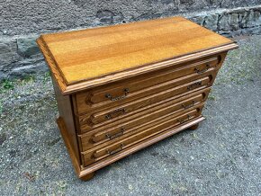 Komoda - 5