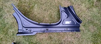 Sprinter W907 W910 B W246 246 - prah sloupek podbeh bocnice - 5