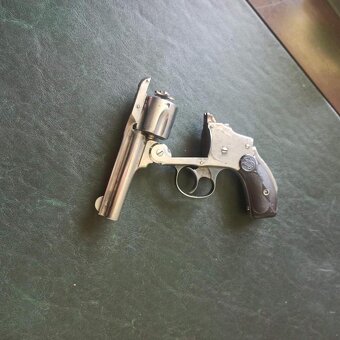 Revolver Smith Wesson 38SW DA Hammerless s pojistkou - 5