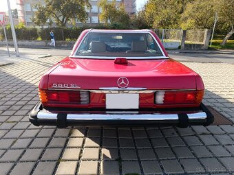 Mercedes-Benz 560 SL - 5