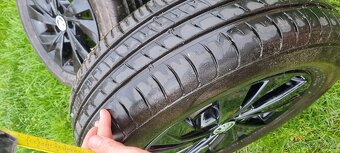 Alu kola r15 vcetne pneu a podložek - 5