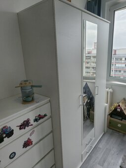 Šatní skříň - 5