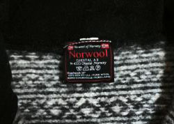 Prodám - Dámský luxusní vlněný svetr Norwool - 5