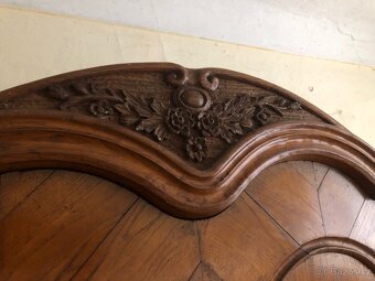 Starožitný nábytek - 5