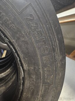 Nákladní vlekové pneu 235/75R17.5 Barum - 5