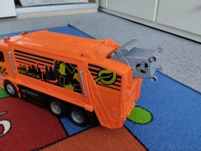 RC popelář Mercedes-Benz - 5