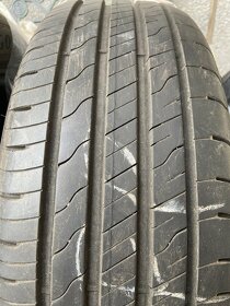 Letní pneu Goodyear 215/65 R16 - 5