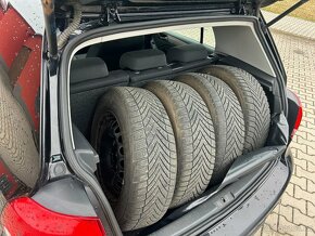 Volkswagen Golf 1,6 TDI 66kw r.v. 2011 - 5