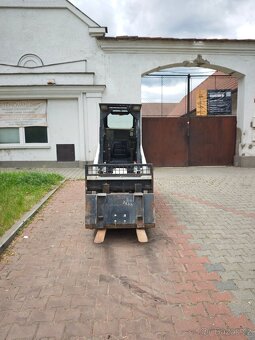 Smykový nakladač Bobcat 453 - 5