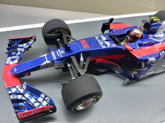 F1 TORO ROSSO STR12 AUSTRÁLIE 2017 CARLOS SAINZ SPARK 1:18 - 5