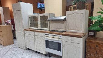 Bílá rustikální kuchyňská linka - 5