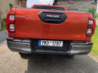 Toyota Hilux - 5