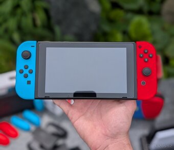 Nintendo Switch + příslušenství - 5