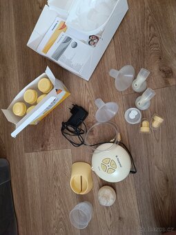 Odsávačka mateřského mléka Medela Swing - 5