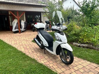 Kymco People GT 300i - 5