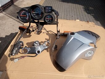 Yamaha FZ 750 - 5
