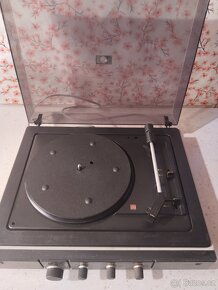 Gramofón TESLA MODEL NCZ-040 - 5