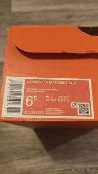 Pěkné tenisky Nike Legend Essential 37,5 - 5