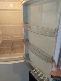 Lednice Whirlpool A+ - 5