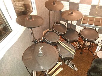 ELEKTRONICKÁ BICÍ SOUPRAVA - 5