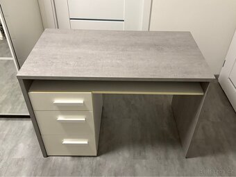 Pracovní stůl + ergonomická židle - 5