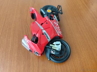 Motorka Ducati - 5