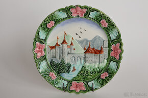 talíř reliéf secesní, hrad majolika historismus - 5
