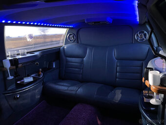 limuzína Lincoln Town Car V8 - 5