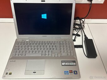 Sony VAIO SVE2V9E – stylový notebook s vadou - 5
