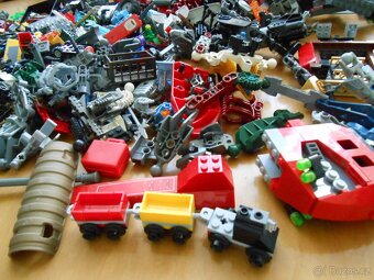 Přes 7kg stavebnice LEGO + DUPLO + různé foto - kusy foto - 5