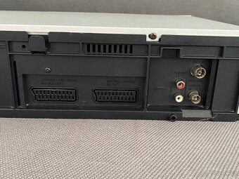 S-VHS-ET videorekordér JVC HR-S5970 s video stabilizátorem - 5
