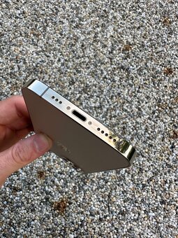 iPhone 12 pro - baterie 100% - 5