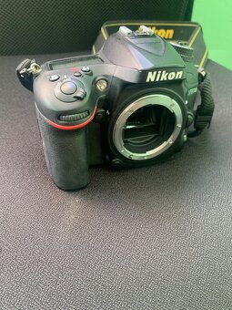 Nikon D7200 - super stav, 3x baterie a příslušenství - 5