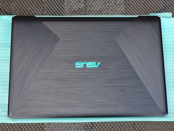 Herní notebook Asus M570D - jako nový, nevyužitý - 5