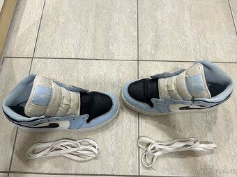 Boty Nike Air Jordan 1MiD - 5
