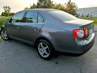 Volkswagen Jetta 2.0 tdi - 5