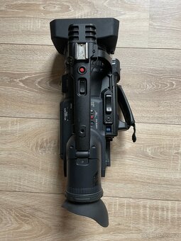 3CCD kamera Panasonic HVX200E - 5